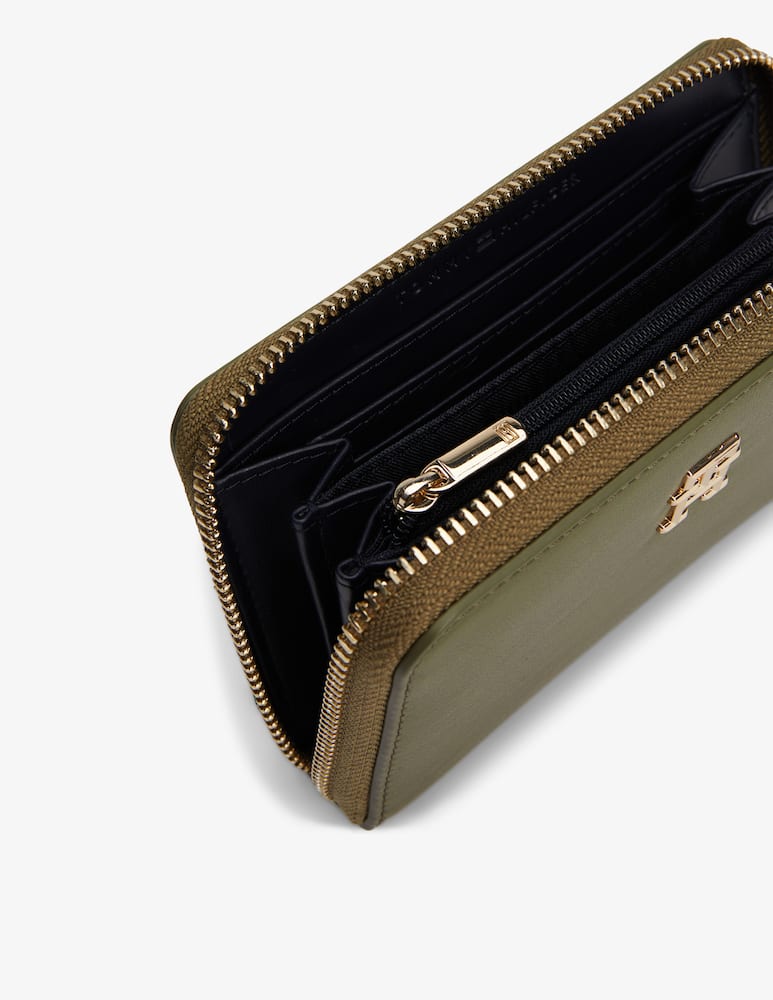Tommy Hilfiger Chic Medium wallet - picture 2 Tommy Hilfiger Chic Medium wallet - picture 2