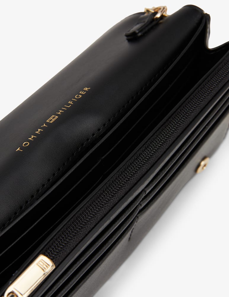 Tommy Hilfiger Borsa a spalla grande Th reset con catena - immagine 4 Tommy Hilfiger Borsa a spalla grande Th reset con catena - immagine 4