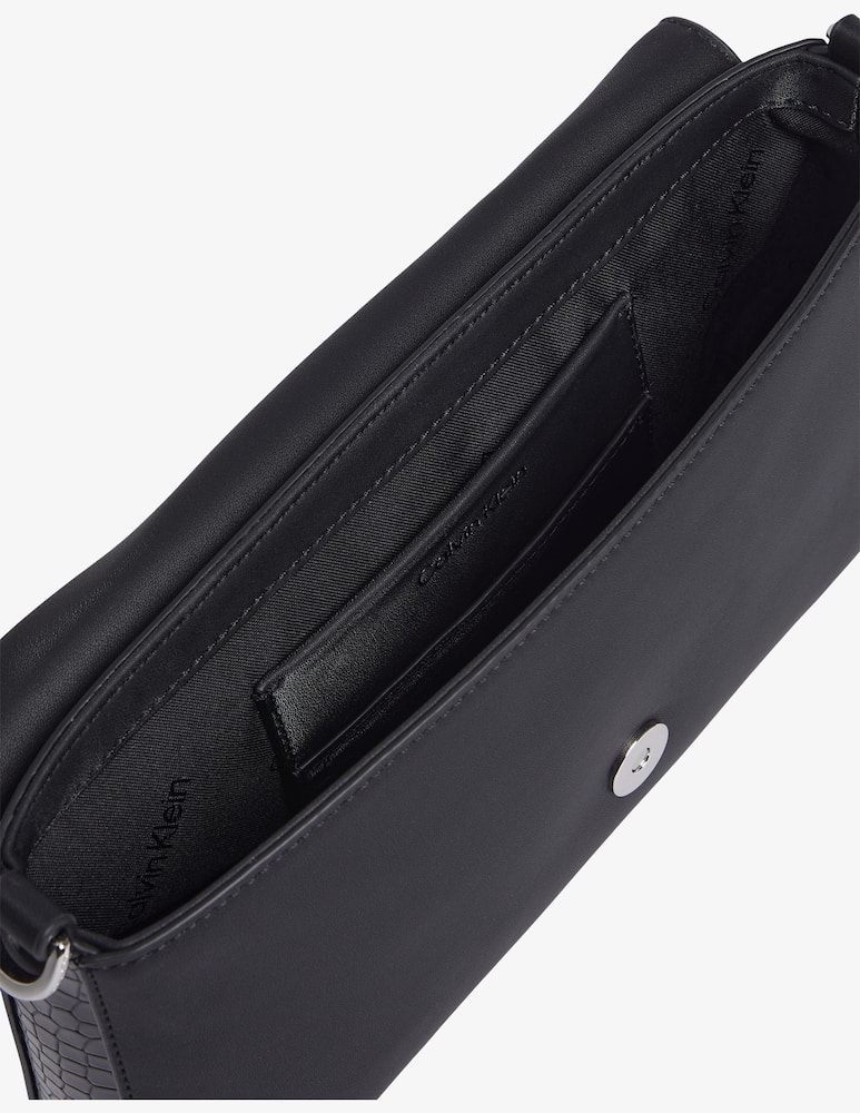 Calvin Klein Borsa a spalla CK Must - immagine 3 Calvin Klein Borsa a spalla CK Must - immagine 3