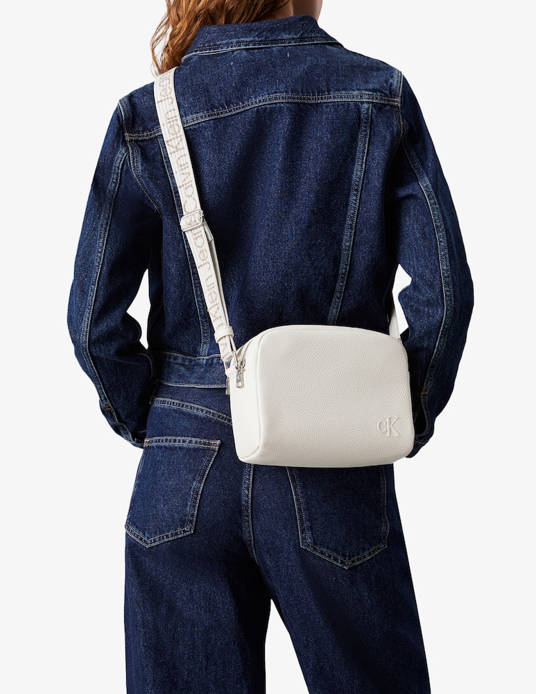 Calvin Klein Jeans Borsa a tracolla Ultralight - immagine 2 Calvin Klein Jeans Borsa a tracolla Ultralight - immagine 2