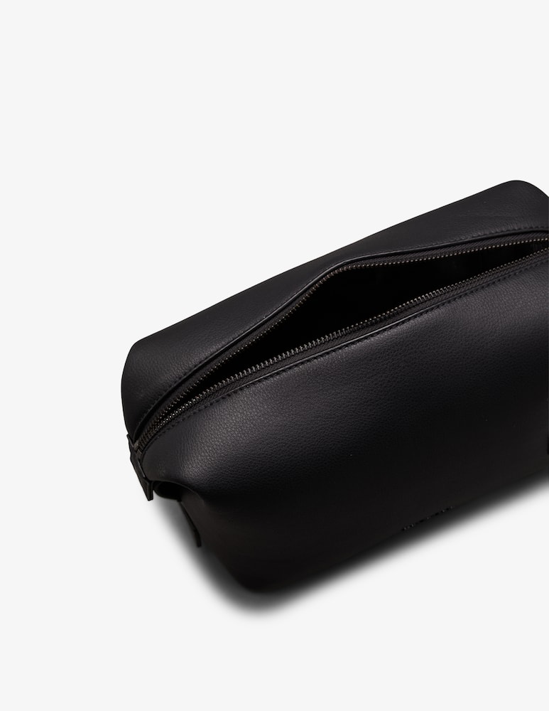 Calvin Klein Minimal focus washbag - immagine 4 Calvin Klein Minimal focus washbag - immagine 4
