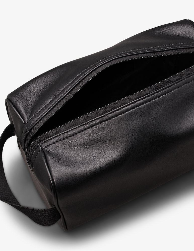 Calvin Klein Jeans Monogram soft washbag - immagine 4 Calvin Klein Jeans Monogram soft washbag - immagine 4