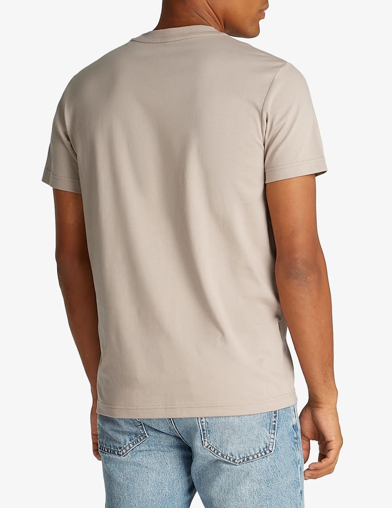 Calvin Klein Jeans Maglietta big logo distressed - immagine 2 Calvin Klein Jeans Maglietta big logo distressed - immagine 2