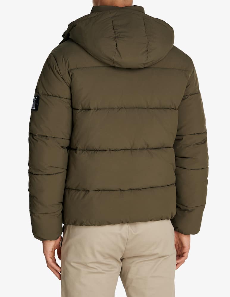 Calvin Klein Jeans Giacca puffer con cappuccio e logo laterale - immagine 2 Calvin Klein Jeans Giacca puffer con cappuccio e logo laterale - immagine 2