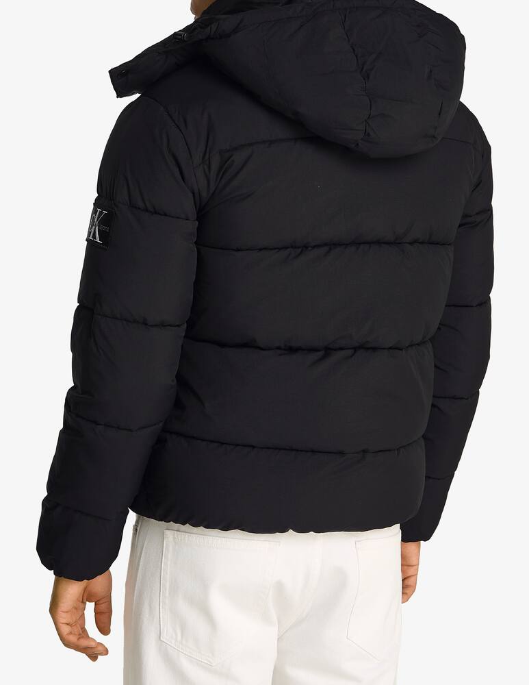 Calvin Klein Jeans Giacca puffer con cappuccio e logo laterale - immagine 2 Calvin Klein Jeans Giacca puffer con cappuccio e logo laterale - immagine 2