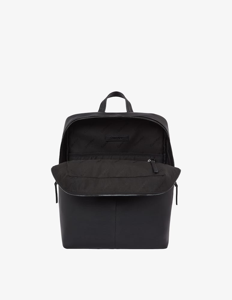 Calvin Klein Zaino clean essential squared - immagine 4 Calvin Klein Zaino clean essential squared - immagine 4