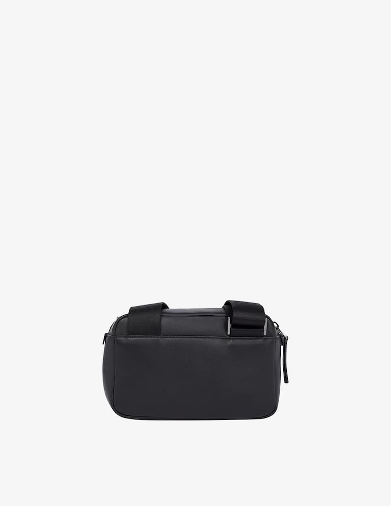 Calvin Klein Clean essential camera bag - immagine 3 Calvin Klein Clean essential camera bag - immagine 3