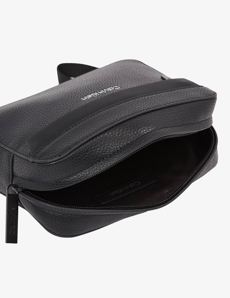 rinascente Calvin Klein Must compact case