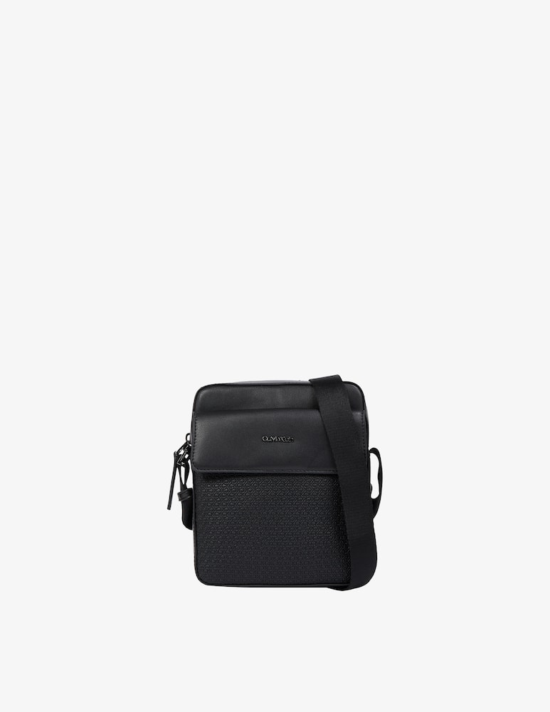 Calvin Klein Vertical lines reporter - picture 1 Calvin Klein Vertical lines reporter - picture 1