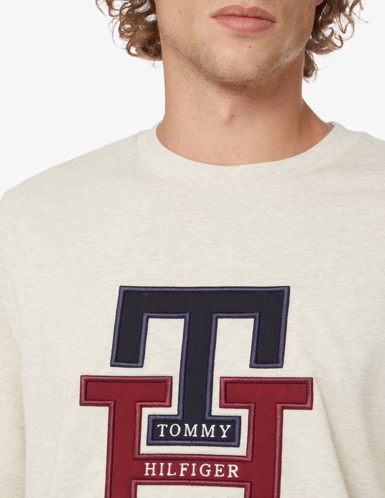 Tommy Hilfiger Maglietta manica corta logo lux monogram - Beige - immagine 4 Tommy Hilfiger Maglietta manica corta logo lux monogram - Beige - immagine 4