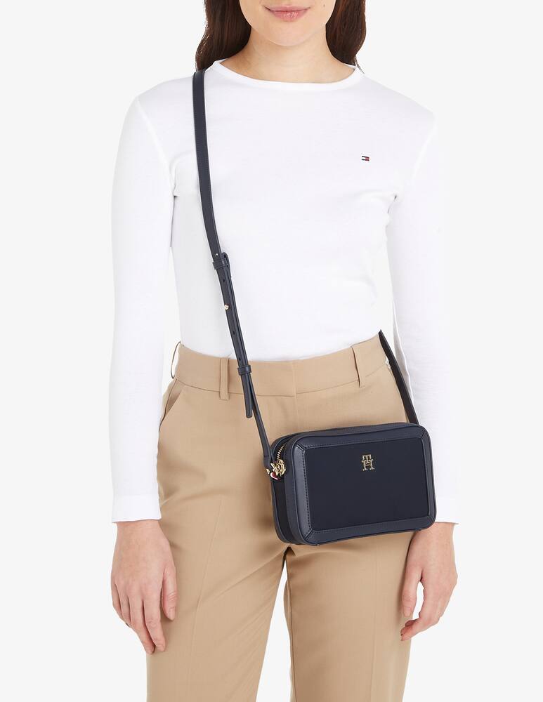 rinascente Tommy Hilfiger TH essential S crossbody bag