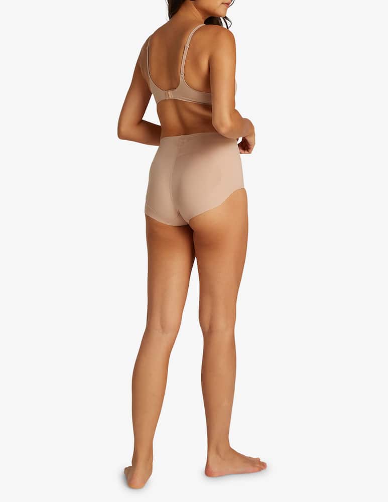 Calvin Klein Seamless sculpted brief - picture 3 Calvin Klein Seamless sculpted brief - picture 3