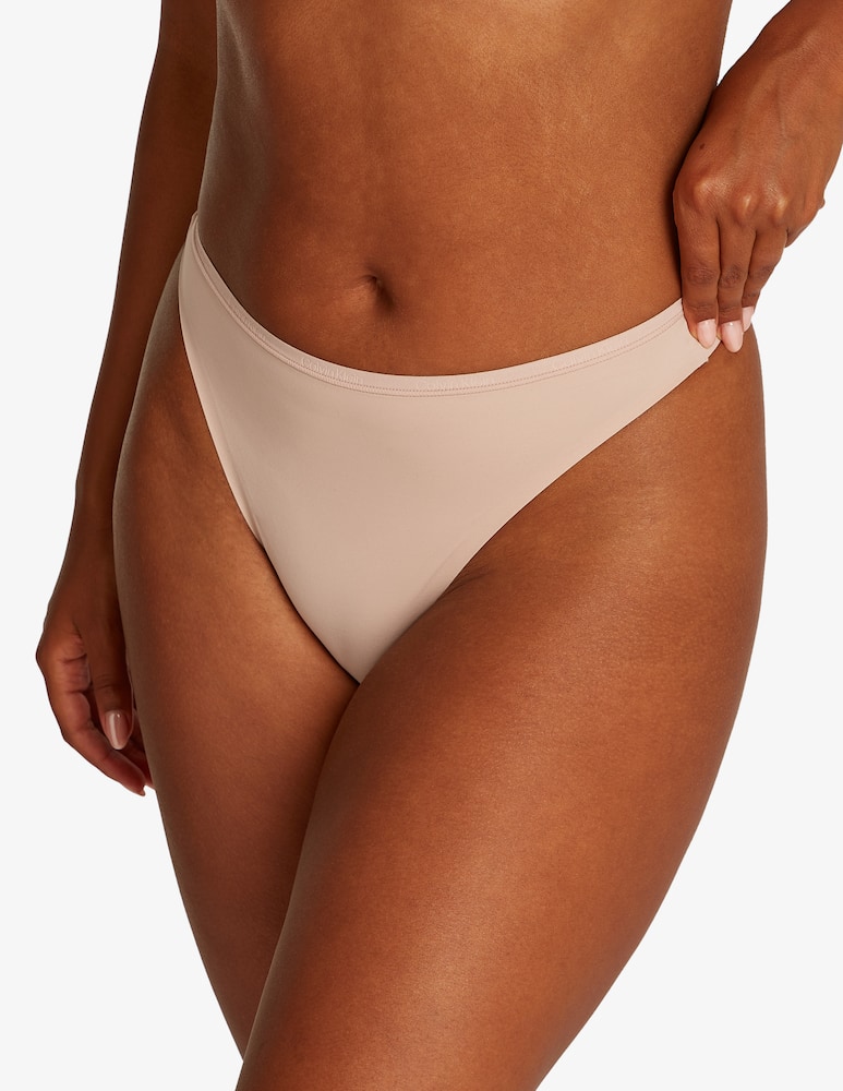Calvin Klein Seamless thong - picture 5 Calvin Klein Seamless thong - picture 5