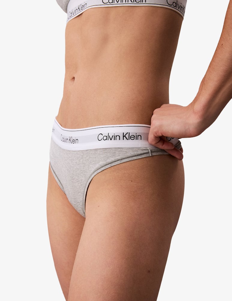 Calvin Klein Logo thong - picture 4 Calvin Klein Logo thong - picture 4