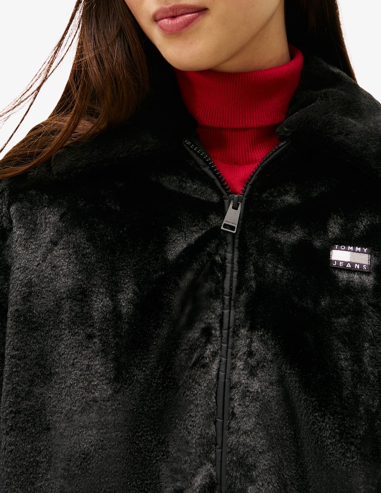 Tommy Jeans Faux fur bomber jacket - picture 4 Tommy Jeans Faux fur bomber jacket - picture 4