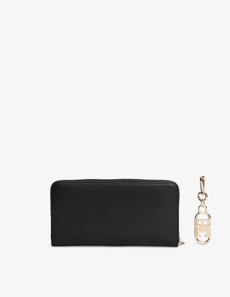 rinascente Tommy Hilfiger Ziparound wallet with charm