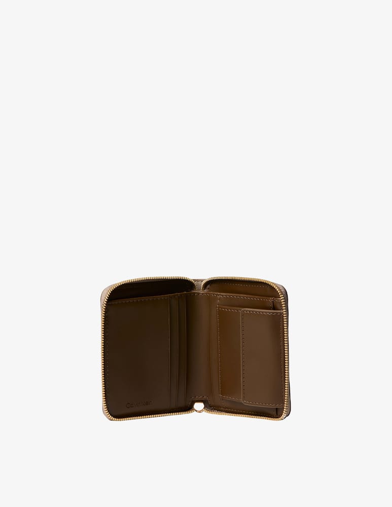 Calvin Klein Zip-around wallet with Foil logo - picture 2 Calvin Klein Zip-around wallet with Foil logo - picture 2