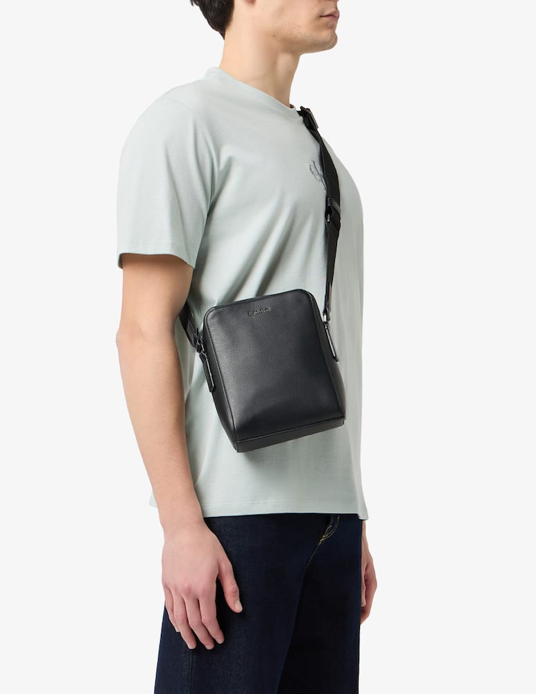 rinascente Calvin Klein Borsa reporter Emblem