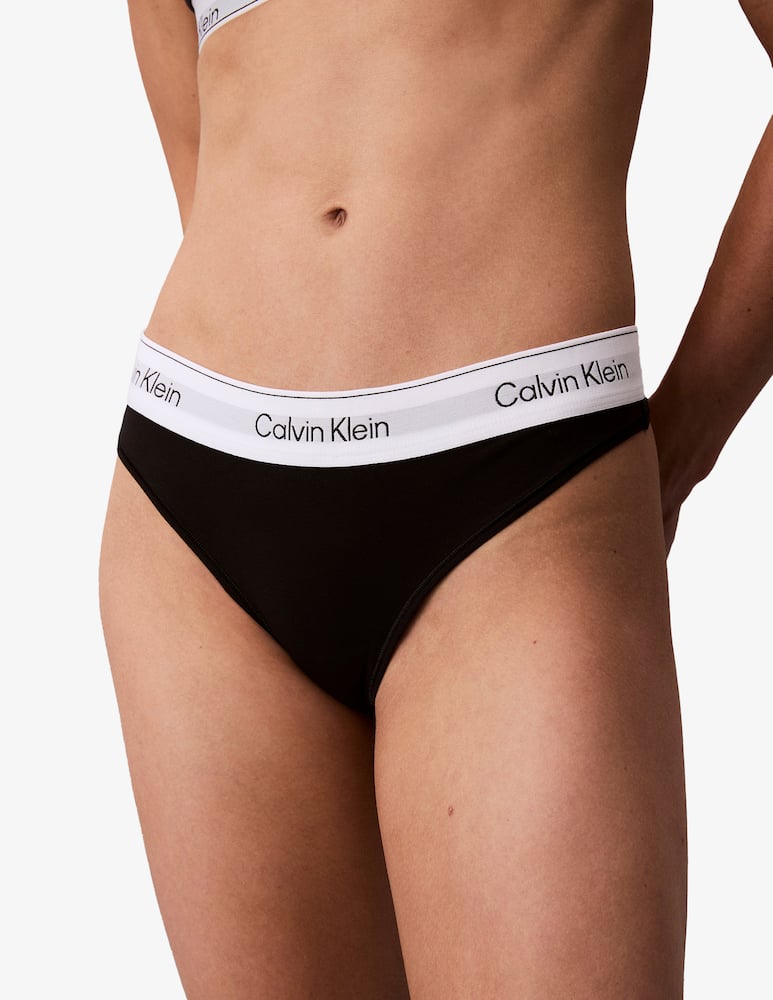 Calvin Klein Logo thong - picture 1 Calvin Klein Logo thong - picture 1
