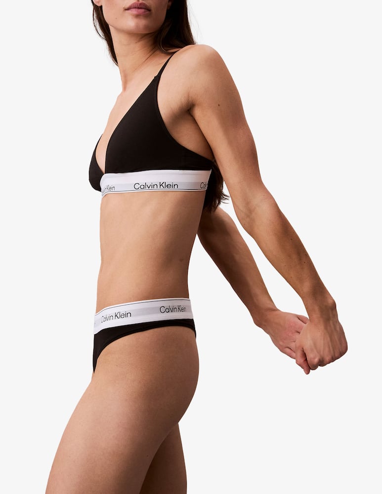 Calvin Klein Logo thong - picture 4 Calvin Klein Logo thong - picture 4