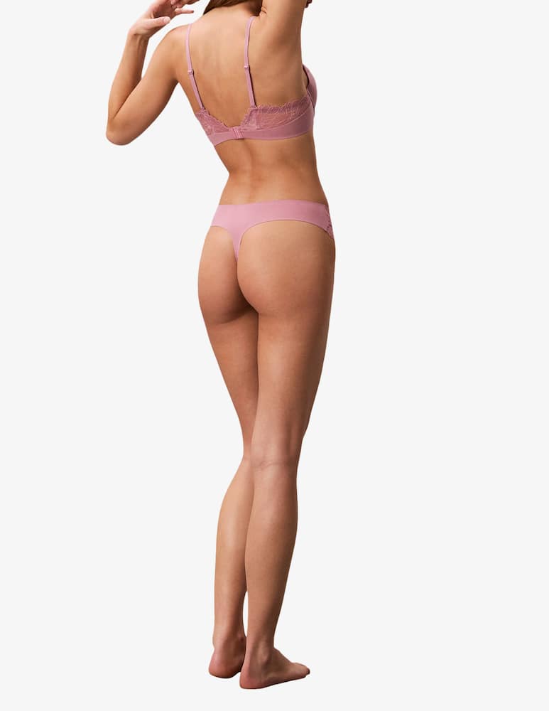 Calvin Klein Lace detail thong - picture 4 Calvin Klein Lace detail thong - picture 4