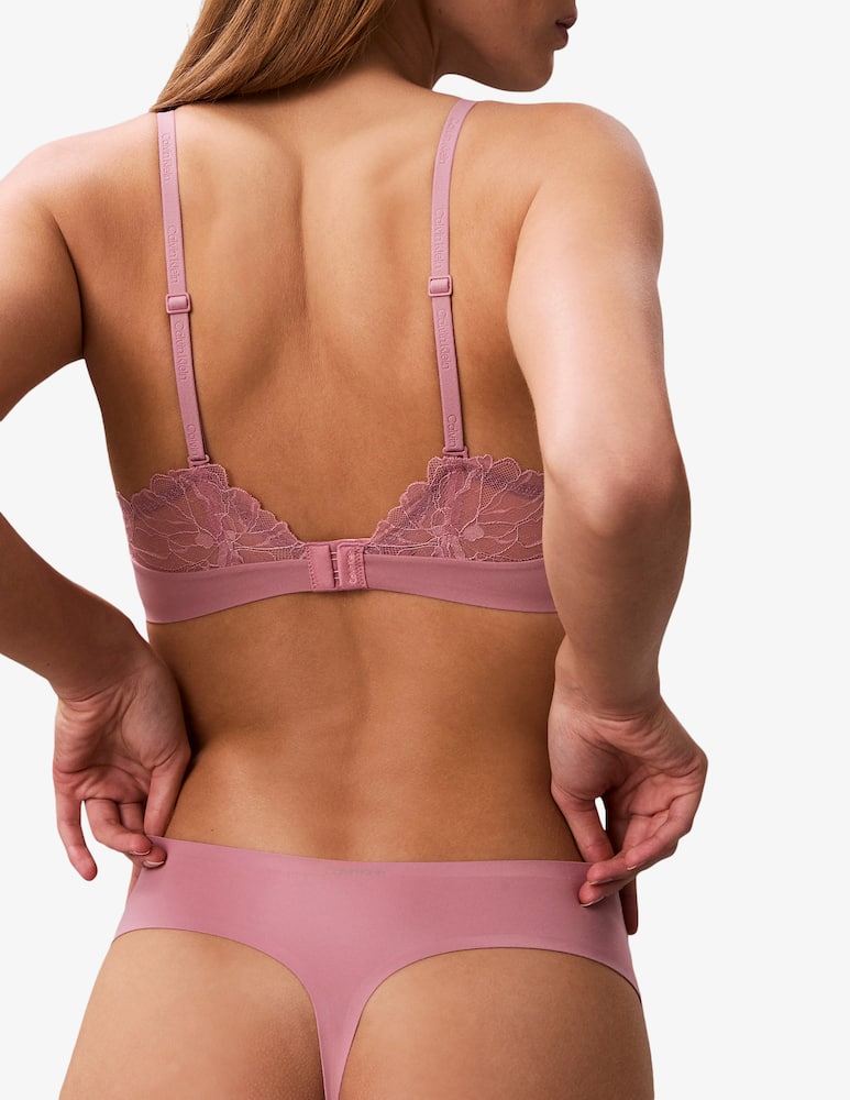 Calvin Klein Lace detail thong - picture 6 Calvin Klein Lace detail thong - picture 6
