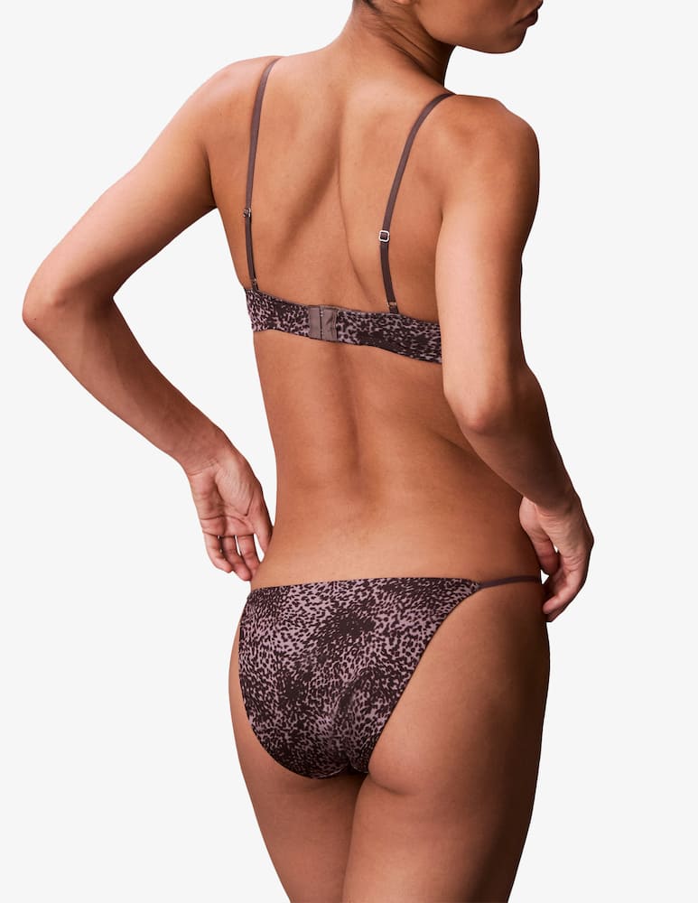 Calvin Klein Printed tanga briefs - picture 3 Calvin Klein Printed tanga briefs - picture 3