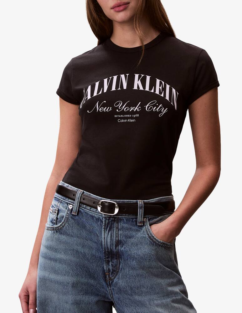 Calvin Klein Jeans Graphic logo t-shirt - picture 4 Calvin Klein Jeans Graphic logo t-shirt - picture 4
