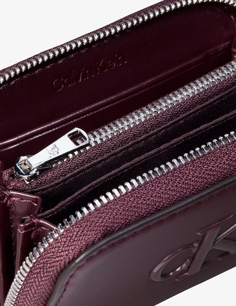 Calvin Klein Zip-around medium wallet - picture 2 Calvin Klein Zip-around medium wallet - picture 2