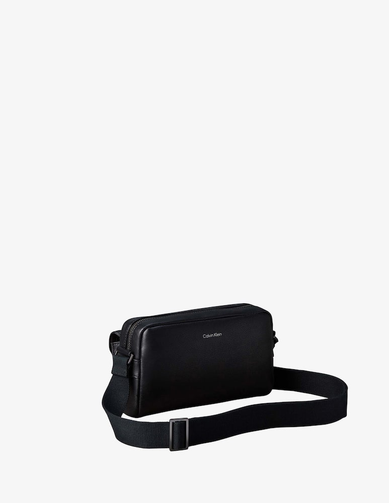 rinascente Calvin Klein Borsa camera Emblem