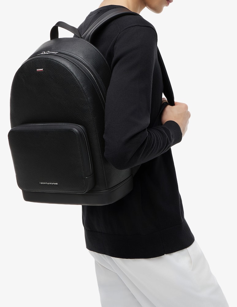 Tommy Hilfiger Central faux leather backpack - picture 2 Tommy Hilfiger Central faux leather backpack - picture 2