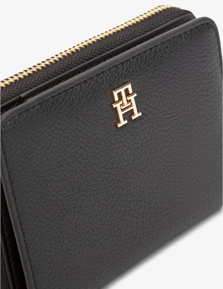 Tommy Hilfiger Zip-around wallet with flap Icon - picture 4 Tommy Hilfiger Zip-around wallet with flap Icon - picture 4