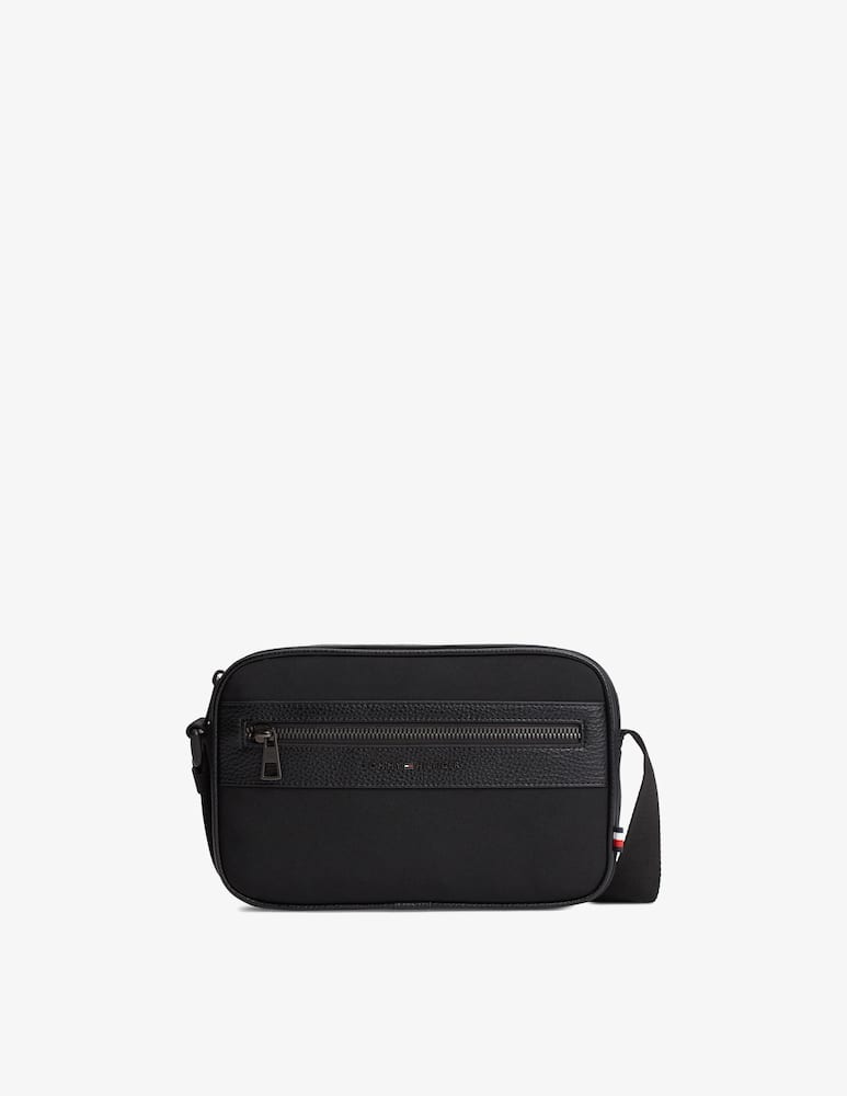 Tommy Hilfiger Repreve reporter shoulder bag - picture 1 Tommy Hilfiger Repreve reporter shoulder bag - picture 1