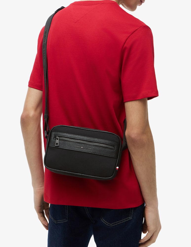 Tommy Hilfiger Repreve reporter shoulder bag - picture 2 Tommy Hilfiger Repreve reporter shoulder bag - picture 2