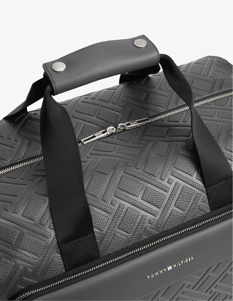 Tommy Hilfiger Monogram duffle bag - picture 4 Tommy Hilfiger Monogram duffle bag - picture 4
