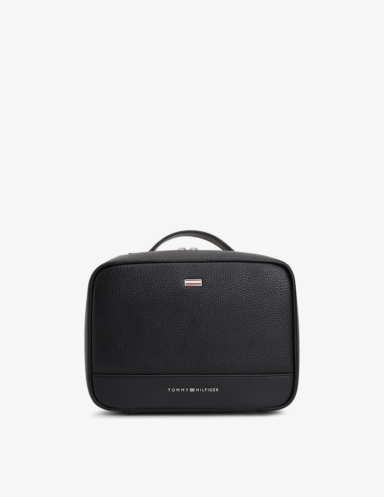 Tommy Hilfiger Central travel washbag - picture 1 Tommy Hilfiger Central travel washbag - picture 1