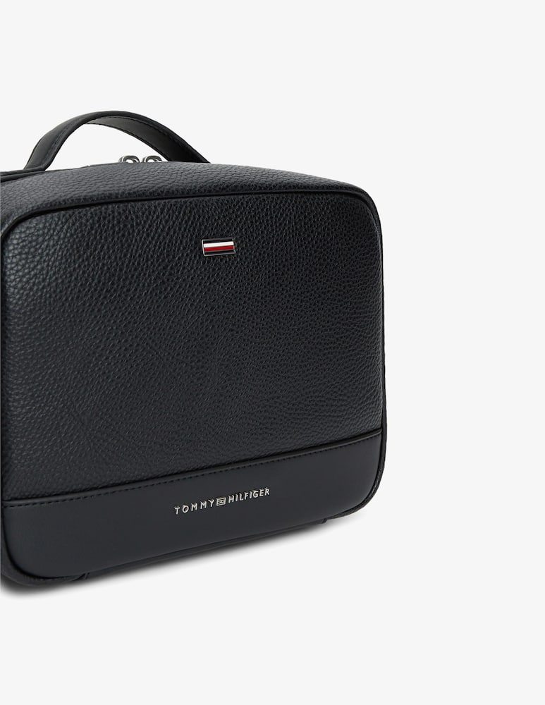 Tommy Hilfiger Central travel washbag - picture 4 Tommy Hilfiger Central travel washbag - picture 4