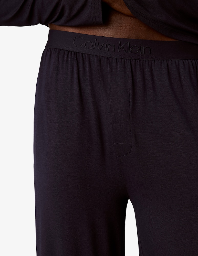 Calvin Klein Modal long-sleeve pyjama set - picture 6 Calvin Klein Modal long-sleeve pyjama set - picture 6