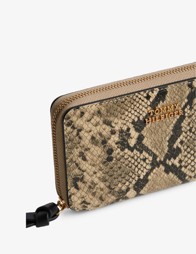 Tommy Hilfiger Leather zip-around snake wallet - picture 4 Tommy Hilfiger Leather zip-around snake wallet - picture 4