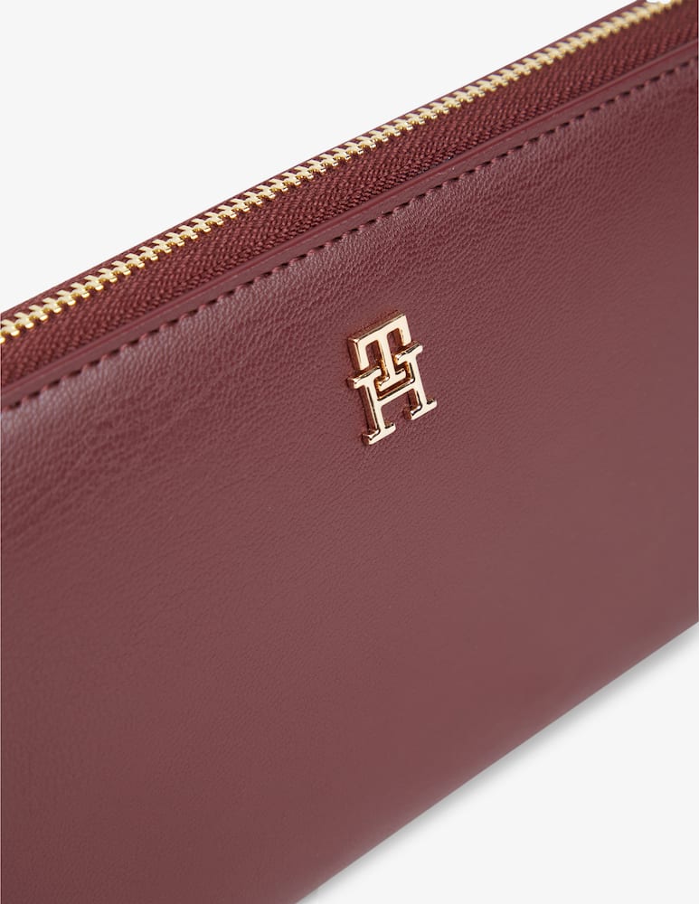Tommy Hilfiger Icon zip-around wallet - picture 4 Tommy Hilfiger Icon zip-around wallet - picture 4