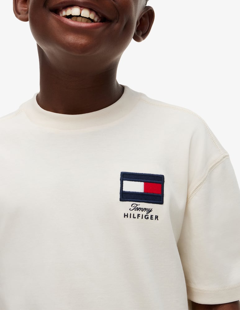 Tommy Hilfiger Festive graphic t-shirt - picture 4 Tommy Hilfiger Festive graphic t-shirt - picture 4