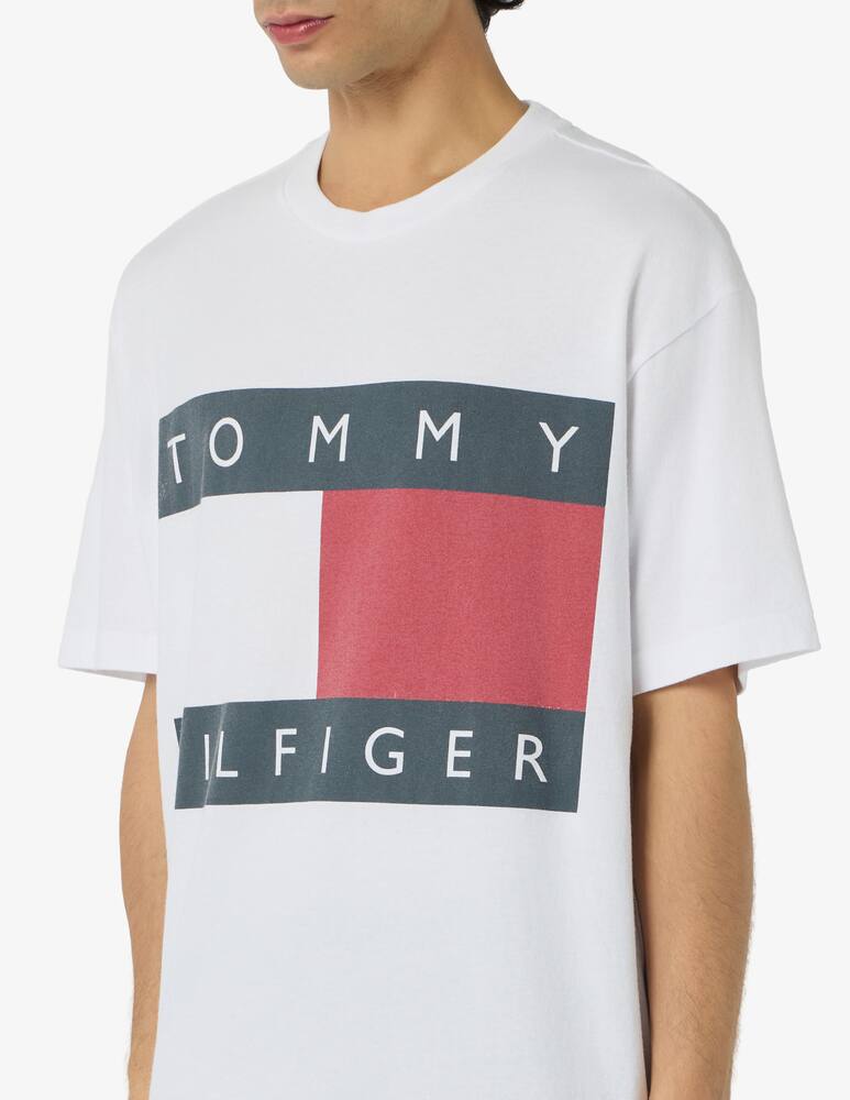 Tommy Hilfiger T-shirt heritage con logo - immagine 4 Tommy Hilfiger T-shirt heritage con logo - immagine 4