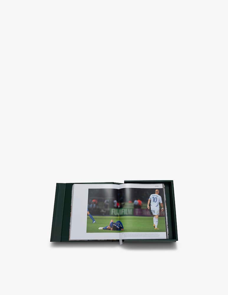 rinascente Assouline Football: The Impossible Collection